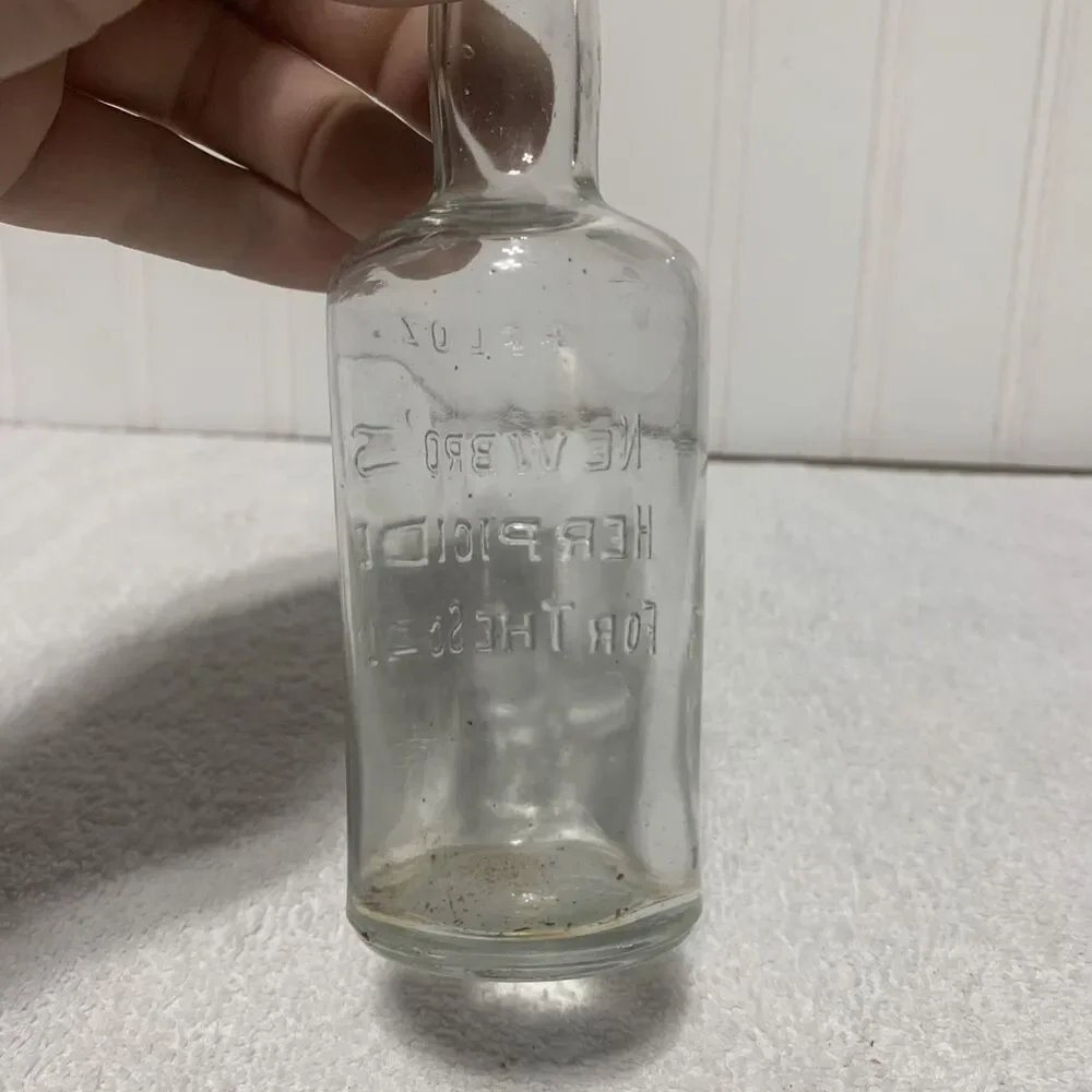 Antique Bottle Newbro's Herpicide For The Scalp 4 Oz Bottle